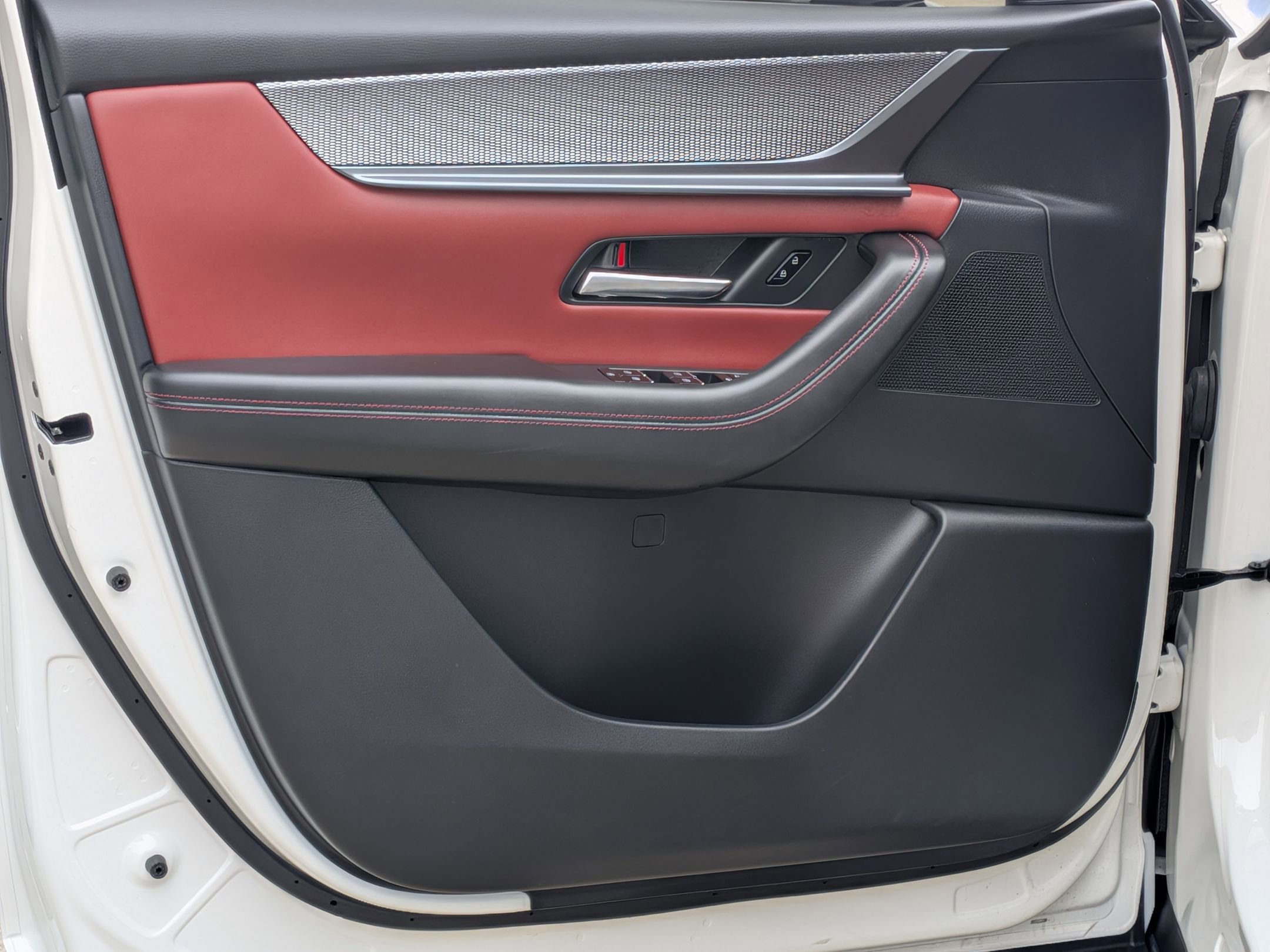 Used 2025 MAZDA CX-70 3.3 Turbo S w/ Premium Package image 13