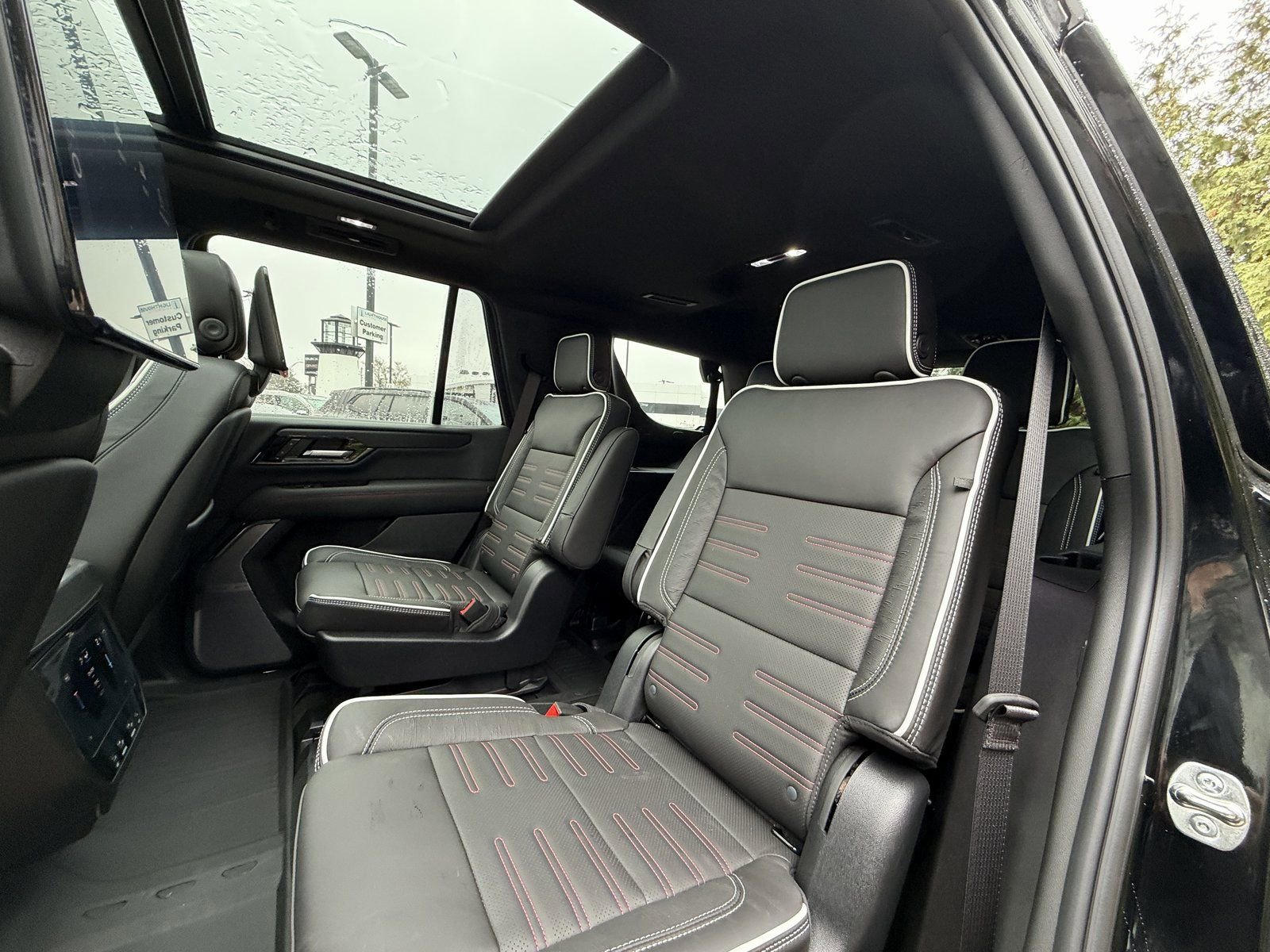 New 2025 GMC Yukon AT4 Ultimate w/ LPO, Floor Liner Package image 28