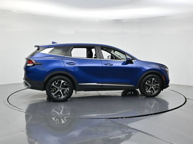Used 2024 Kia Sportage EX FWD image 2