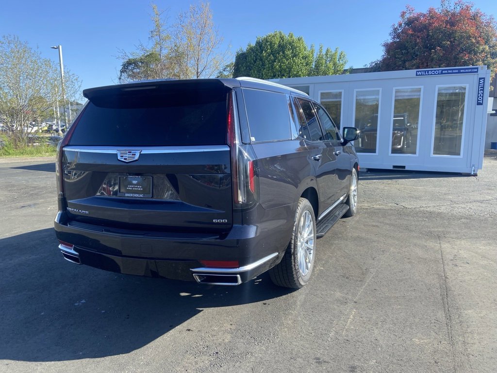 Used 2023 Cadillac Escalade Premium Luxury w/ Performance Package image 4