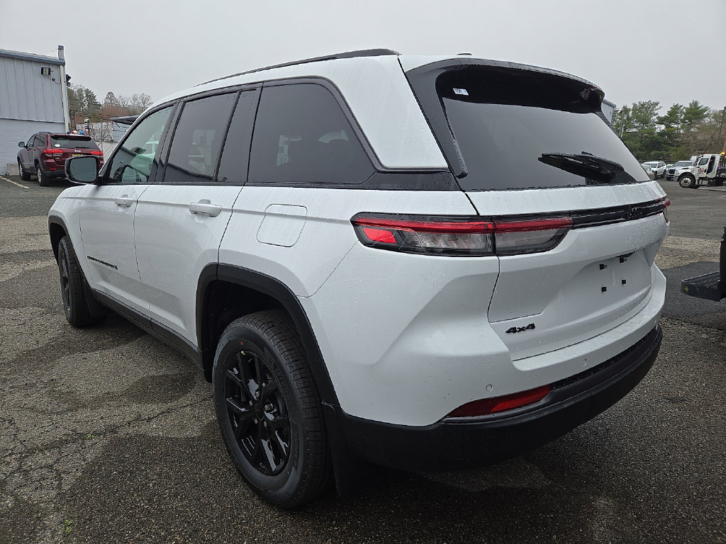 New 2026 Jeep Grand Cherokee Altitude AWD/4WD image 3