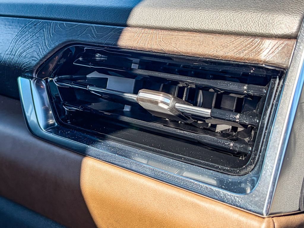 Used 2026 GMC Yukon Denali Ultimate w/ LPO, Floor Liner Package image 39