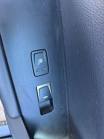 Used 2013 Hyundai Azera w/ Technology Pkg image 12