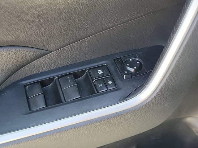 Used 2021 Toyota RAV4 XLE FWD image 17