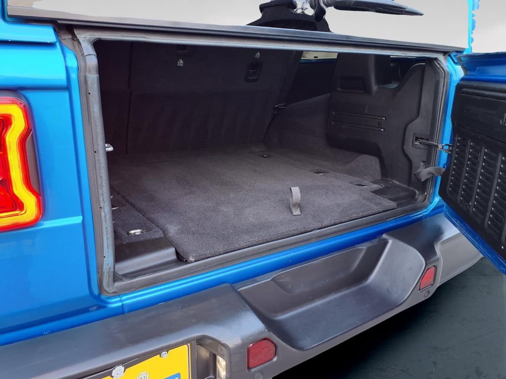 Used 2021 Jeep Wrangler Unlimited Rubicon w/ Safety Group image 5