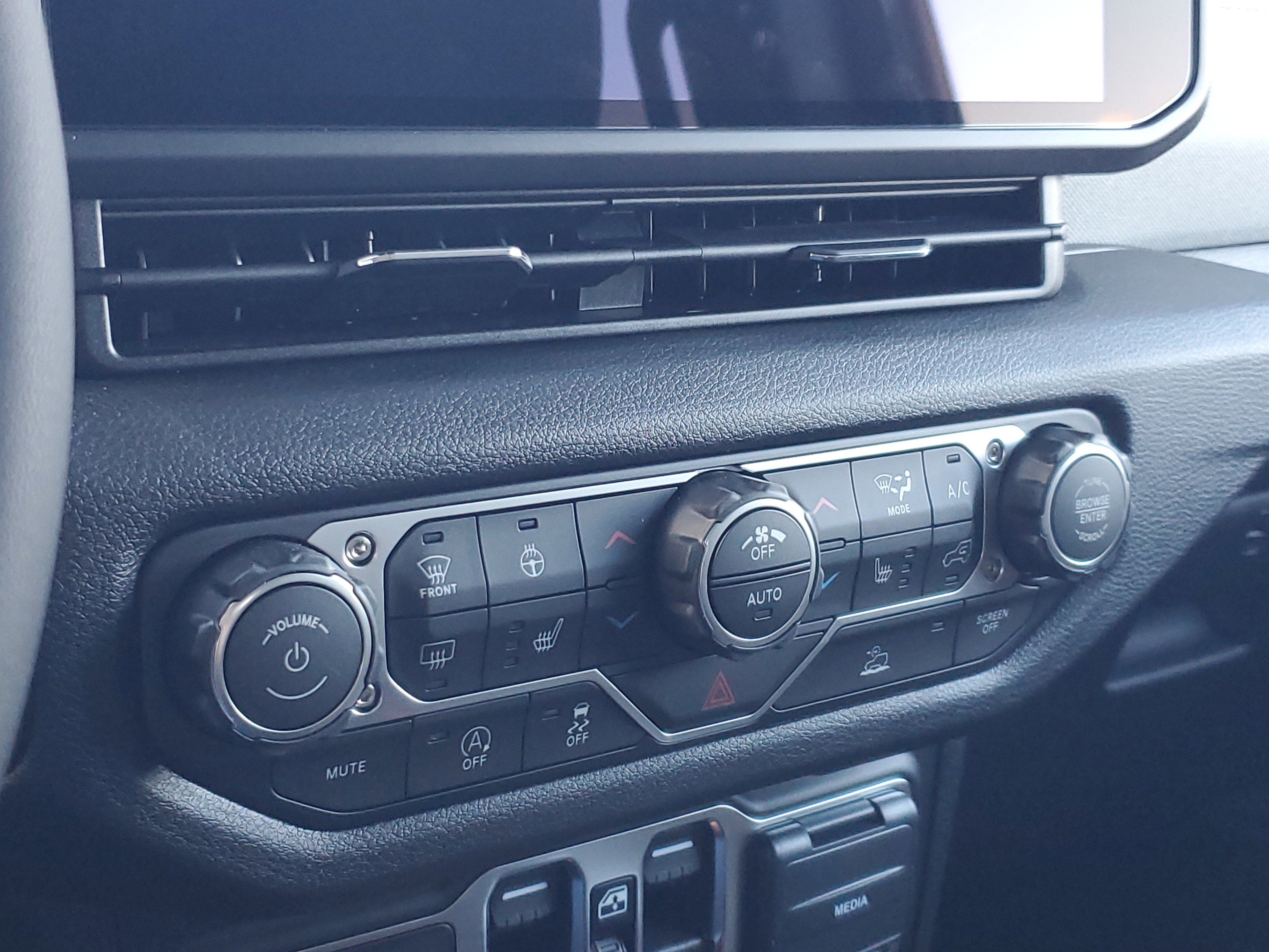 New 2026 Jeep Wrangler Unlimited Sport image 17