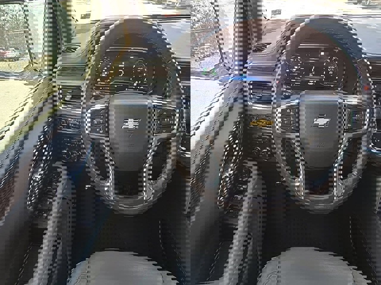 Used 2022 Chevrolet Suburban LT w/ Luxury Package image 33