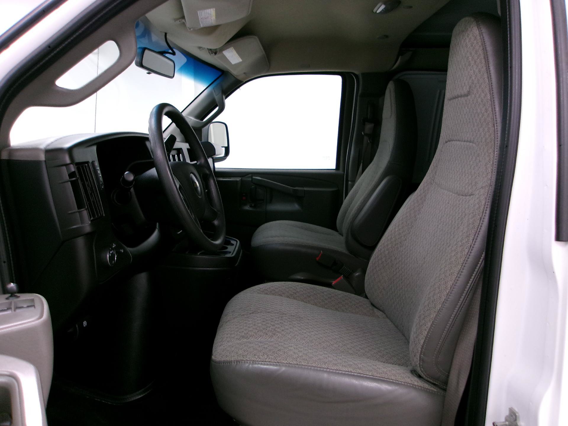 Used 2024 Chevrolet Express 3500 Extended w/ Driver Convenience Package RWD image 7
