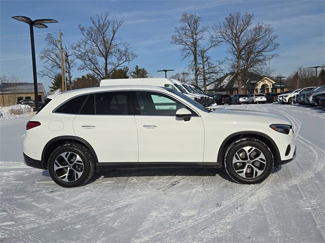 Used 2025 Mercedes-Benz GLC 350e 4MATIC image 2