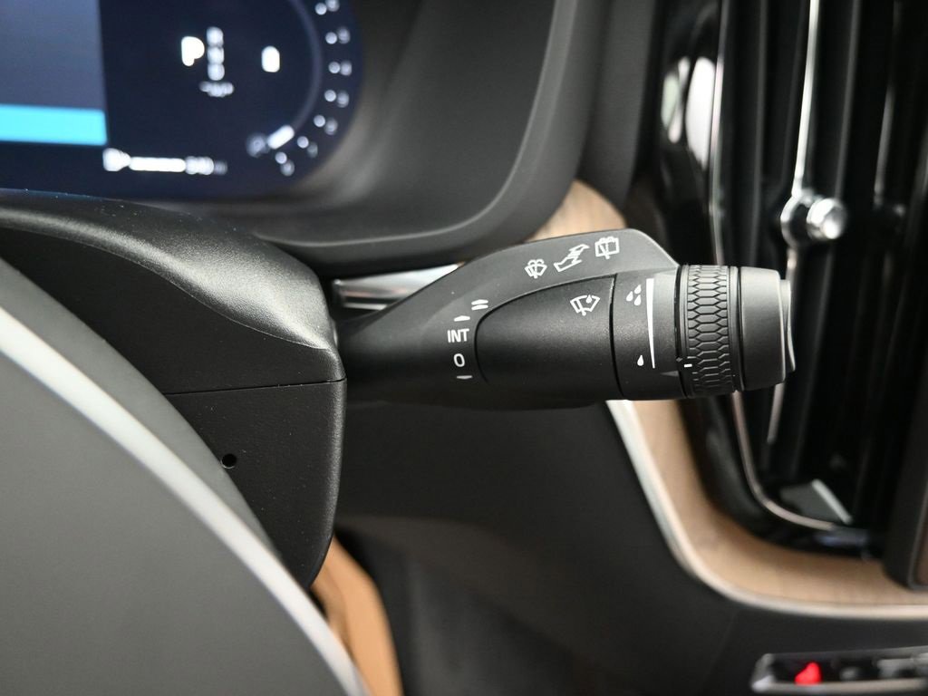 New 2026 Volvo XC60 B5 Plus w/ Protection Package Premier image 18