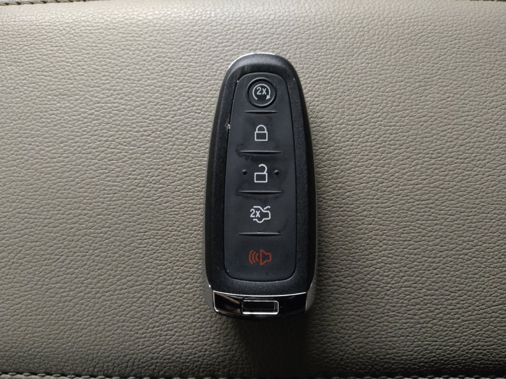 Used 2019 Ford Escape Titanium image 32