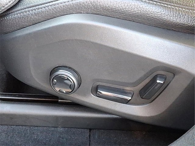Used 2018 Volvo XC60 T6 Inscription w/ Convenience Package image 25