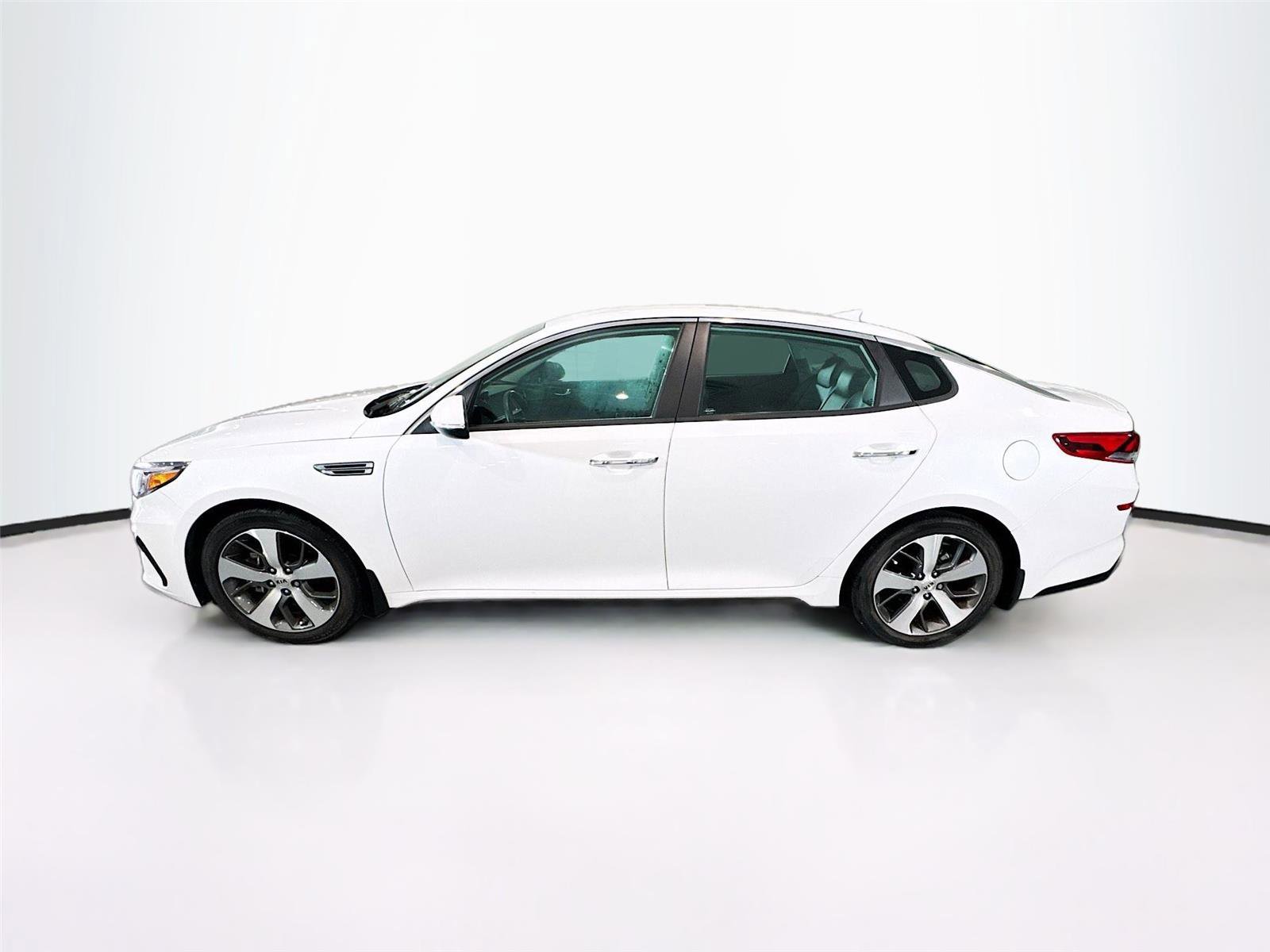 Used 2019 Kia Optima S image 2