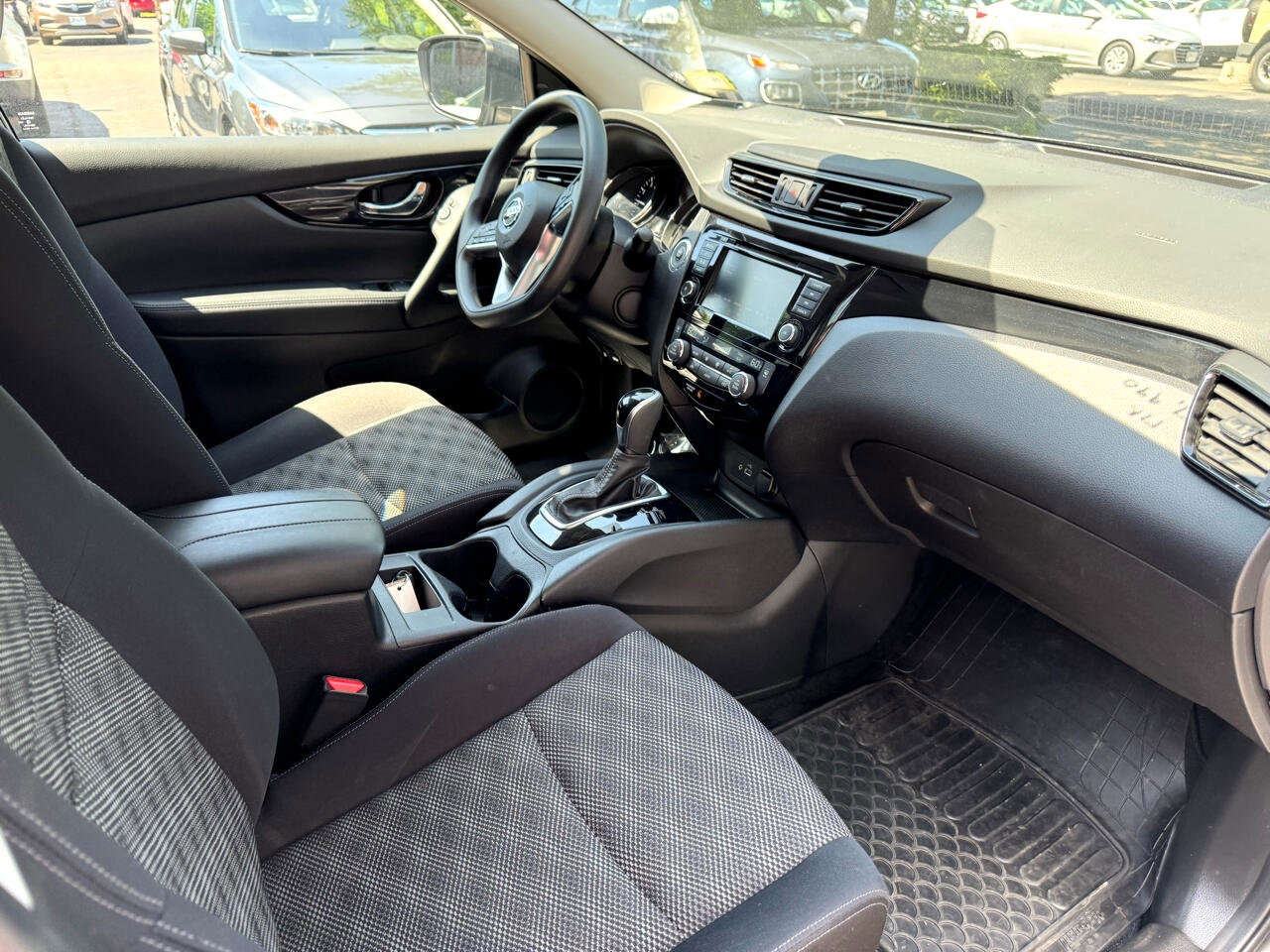 Used 2020 Nissan Rogue Sport SV image 15