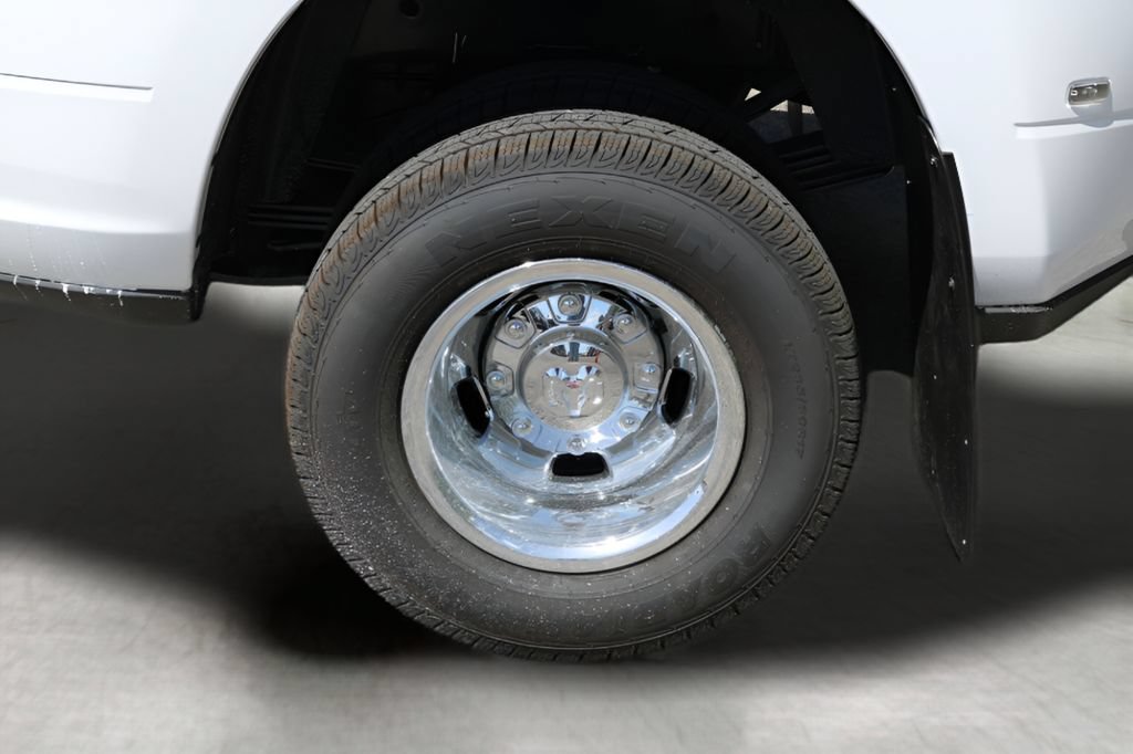 New 2027 RAM 3500 Tradesman AWD/4WD image 9
