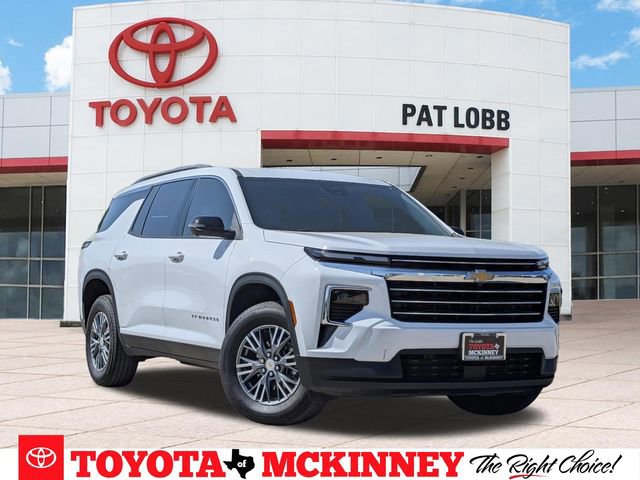 Used 2025 Chevrolet Traverse LT w/ Driver Confidence Package FWD image 1