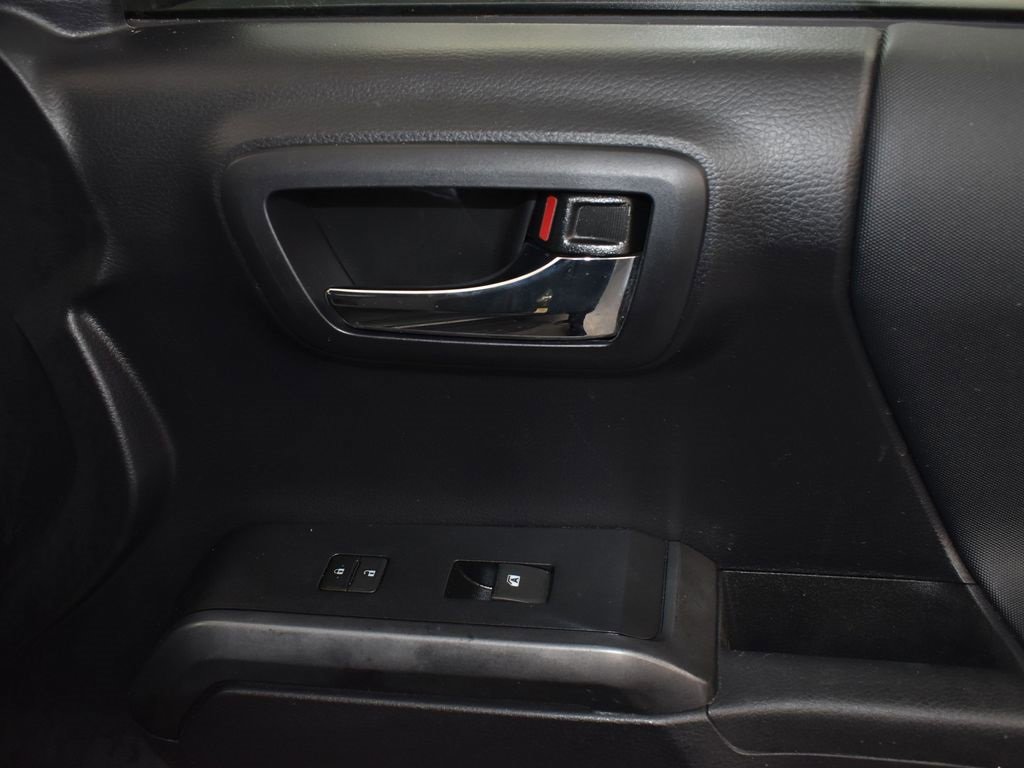 Used 2020 Toyota Tacoma TRD Off-Road image 21