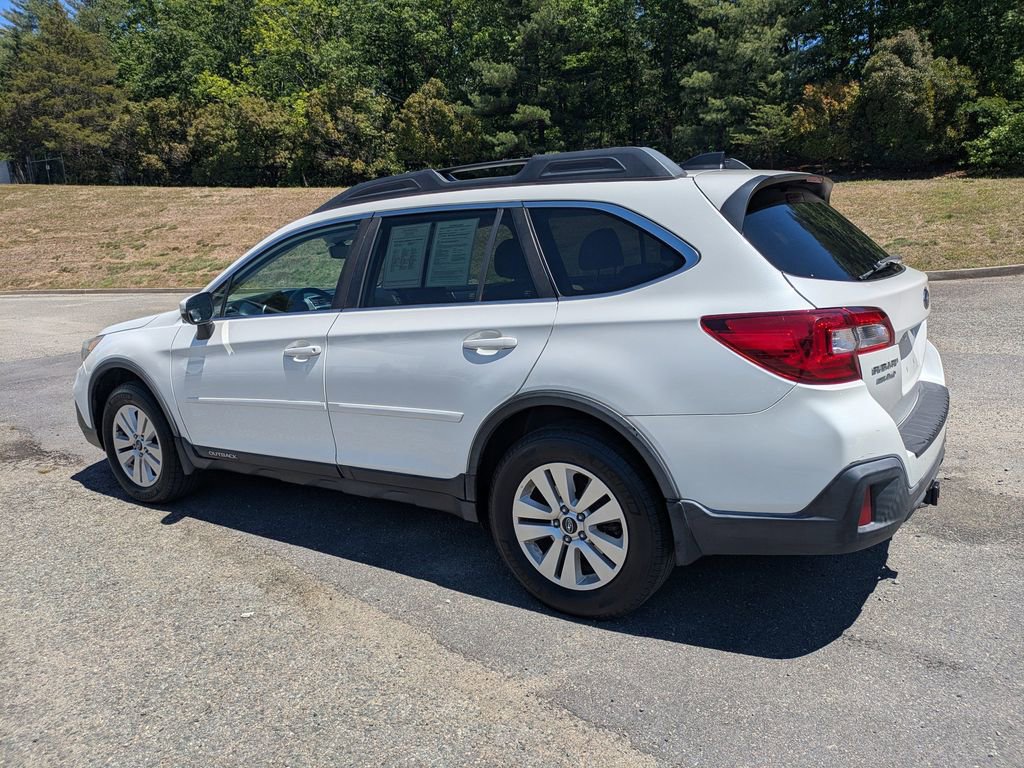 Used 2018 Subaru Outback 2.5i Premium AWD/4WD image 6