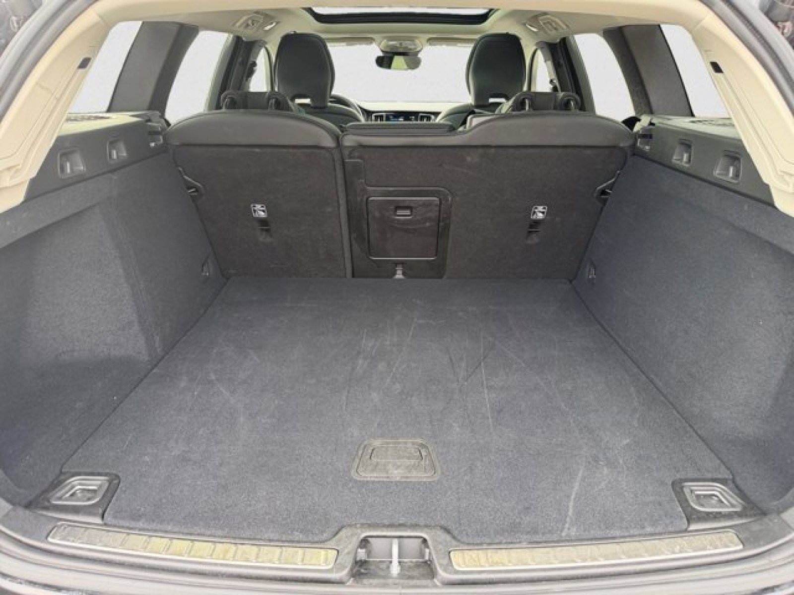 Used 2025 Volvo V60 B5 Cross Country Plus AWD/4WD image 19