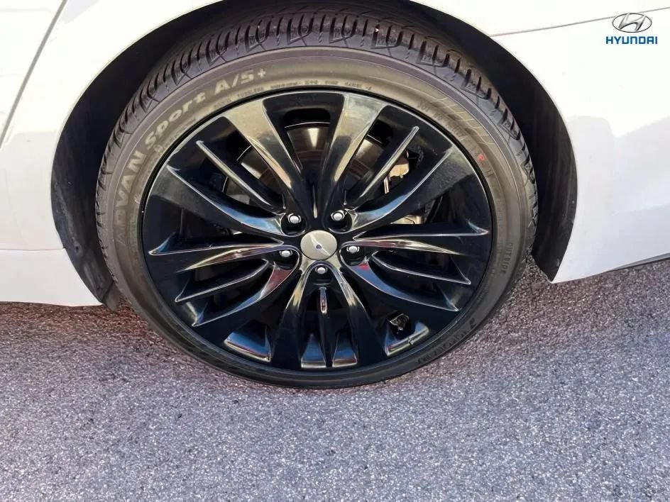 Used 2015 Hyundai Genesis 3.8 w/ Option Group 04 RWD image 20