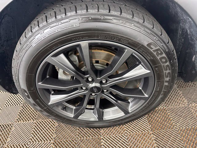 Used 2017 Ford Explorer XLT w/ Equipment Group 202A AWD/4WD image 28