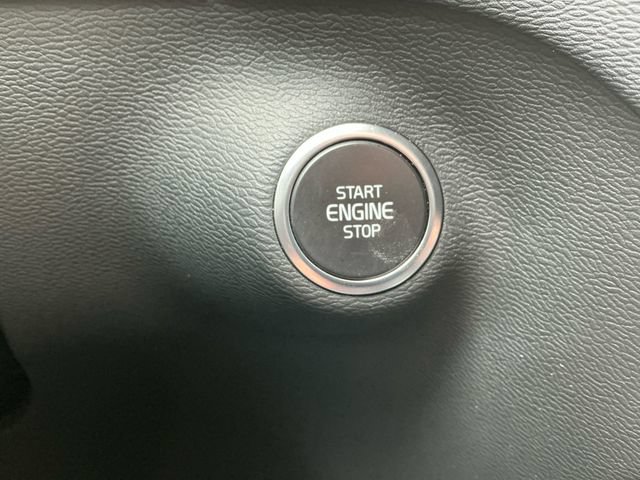 Used 2025 Volvo XC40 B5 Plus AWD/4WD image 20