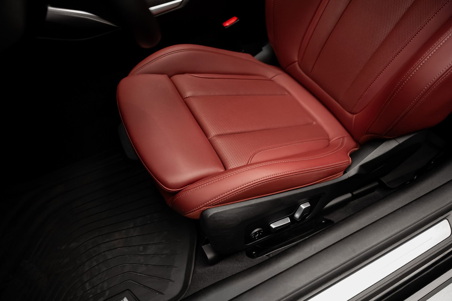 Used 2024 BMW 430i Coupe w/ Convenience Package image 59