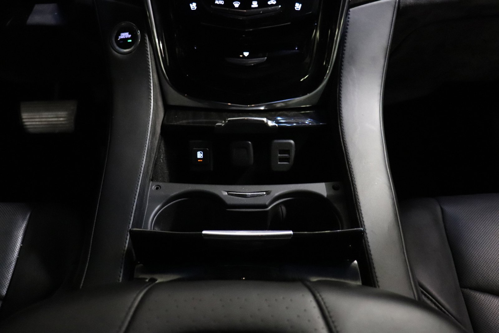 Used 2015 Cadillac Escalade Platinum image 33