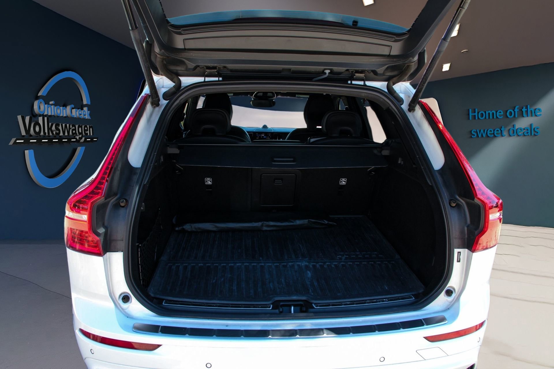 Used 2022 Volvo XC60 T8 Polestar w/ Protection Package Premier AWD/4WD image 38