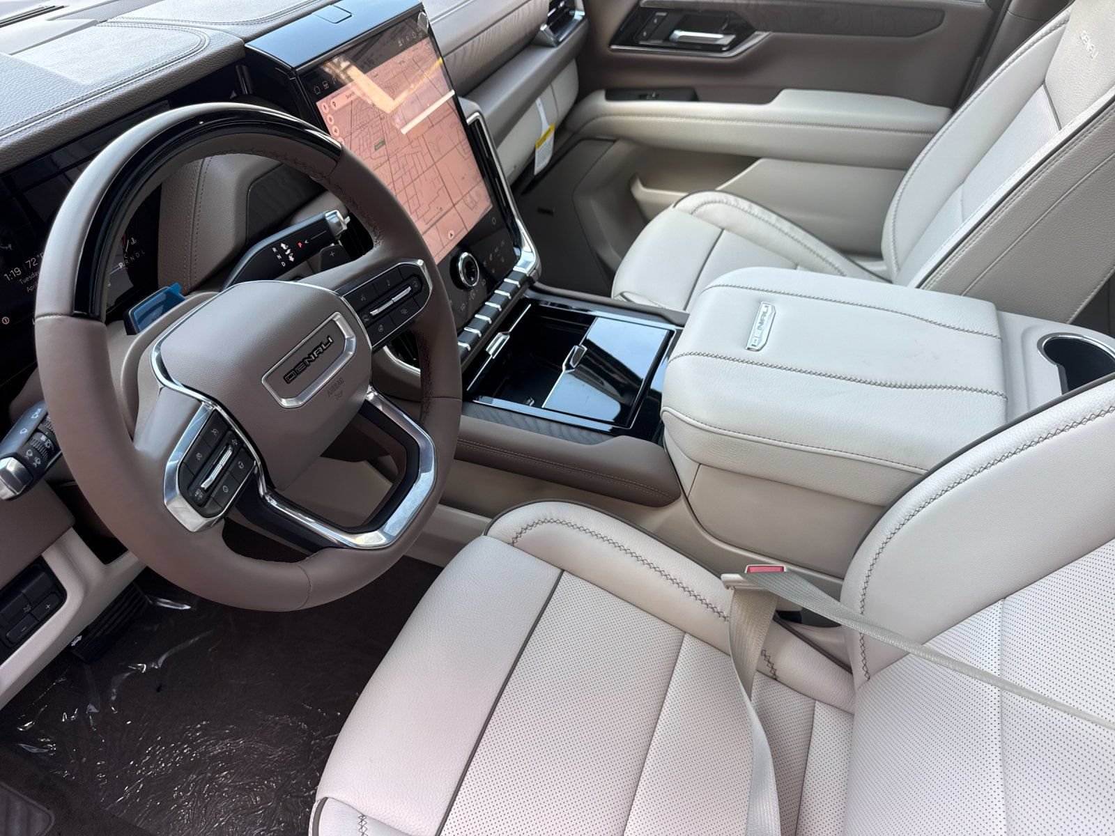 New 2026 GMC Yukon Denali w/ Denali Reserve Package AWD/4WD image 10