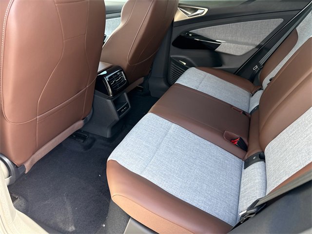 New 2025 Volkswagen ID.4 Pro image 36