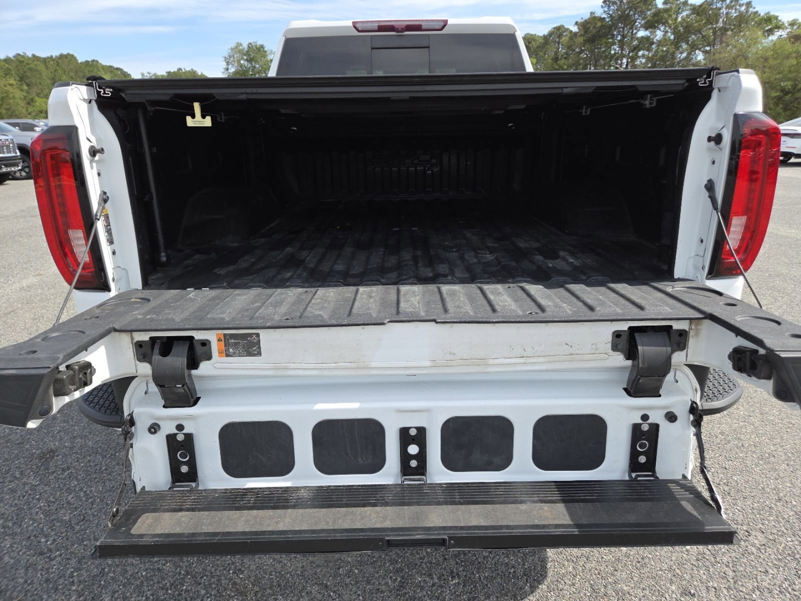 Used 2022 GMC Sierra 2500 AT4 w/ AT4 Preferred Package image 22