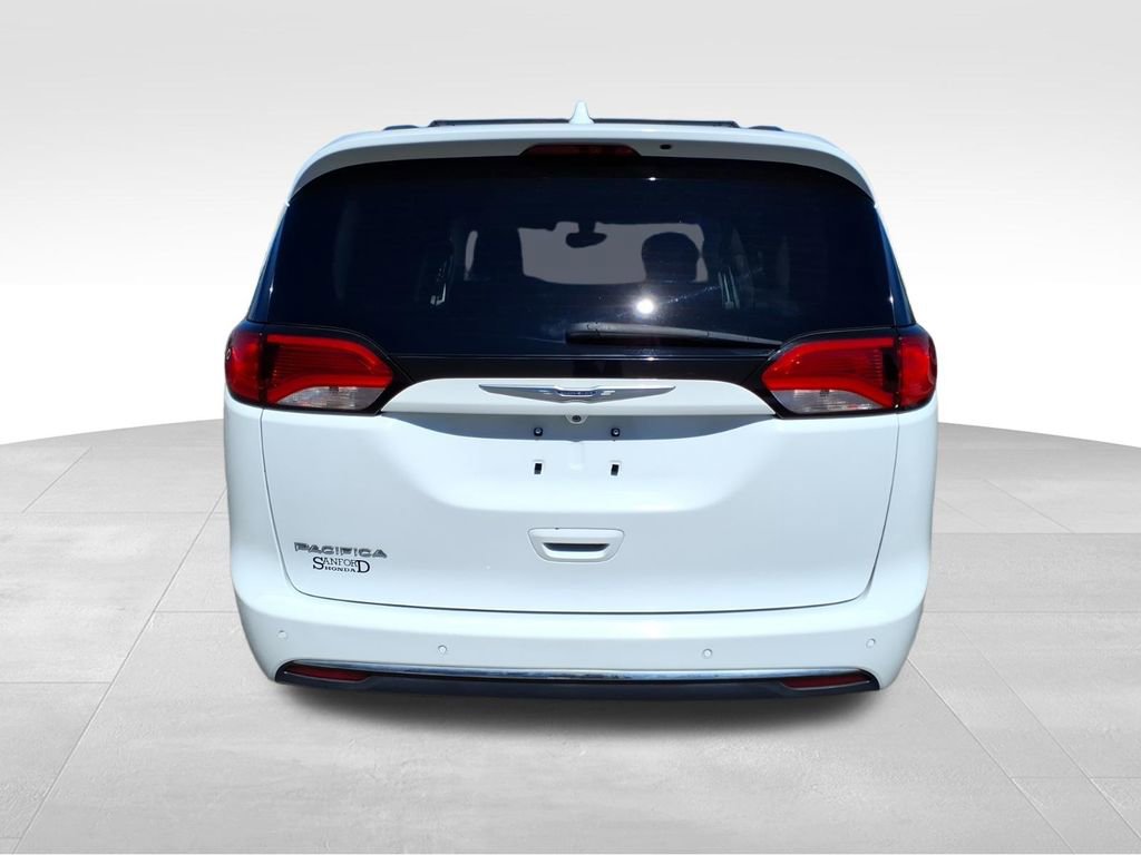 Used 2019 Chrysler Pacifica Touring-L image 25