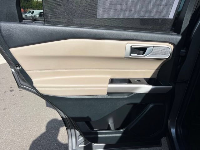 Used 2023 Ford Explorer Limited w/ Equipment Group 301A AWD/4WD image 18