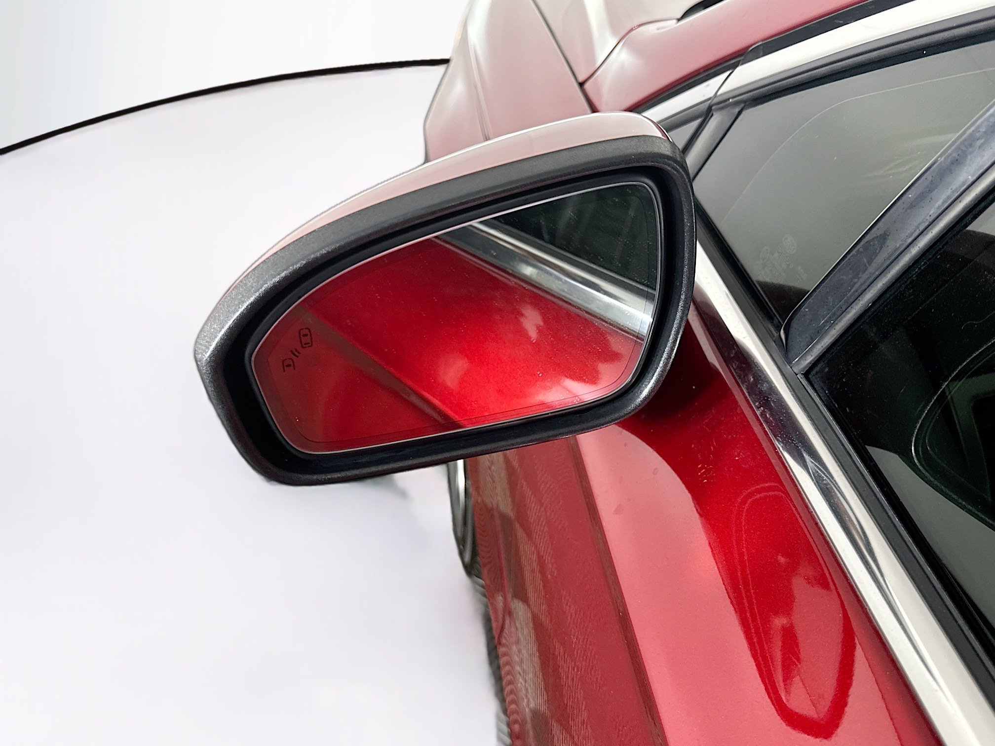Used 2019 Ford Fusion SEL FWD image 16