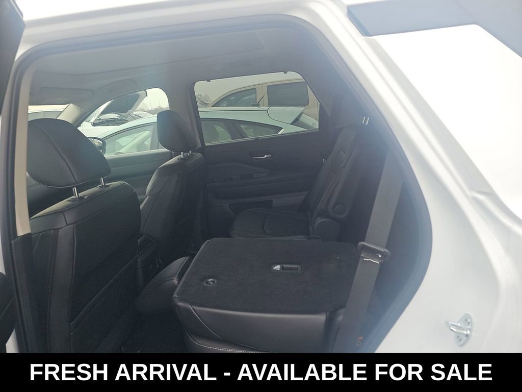 Used 2025 Nissan Pathfinder SL w/ SL Premium Package image 14