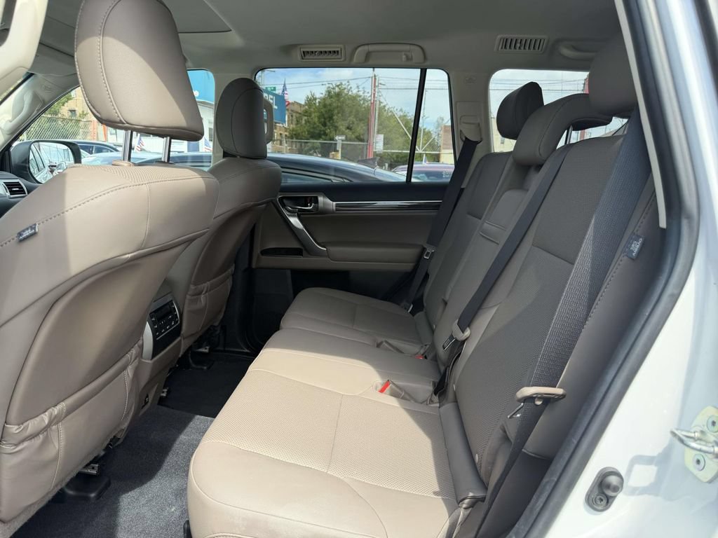 Used 2023 Lexus GX 460 Premium w/ Premium Package AWD/4WD image 13