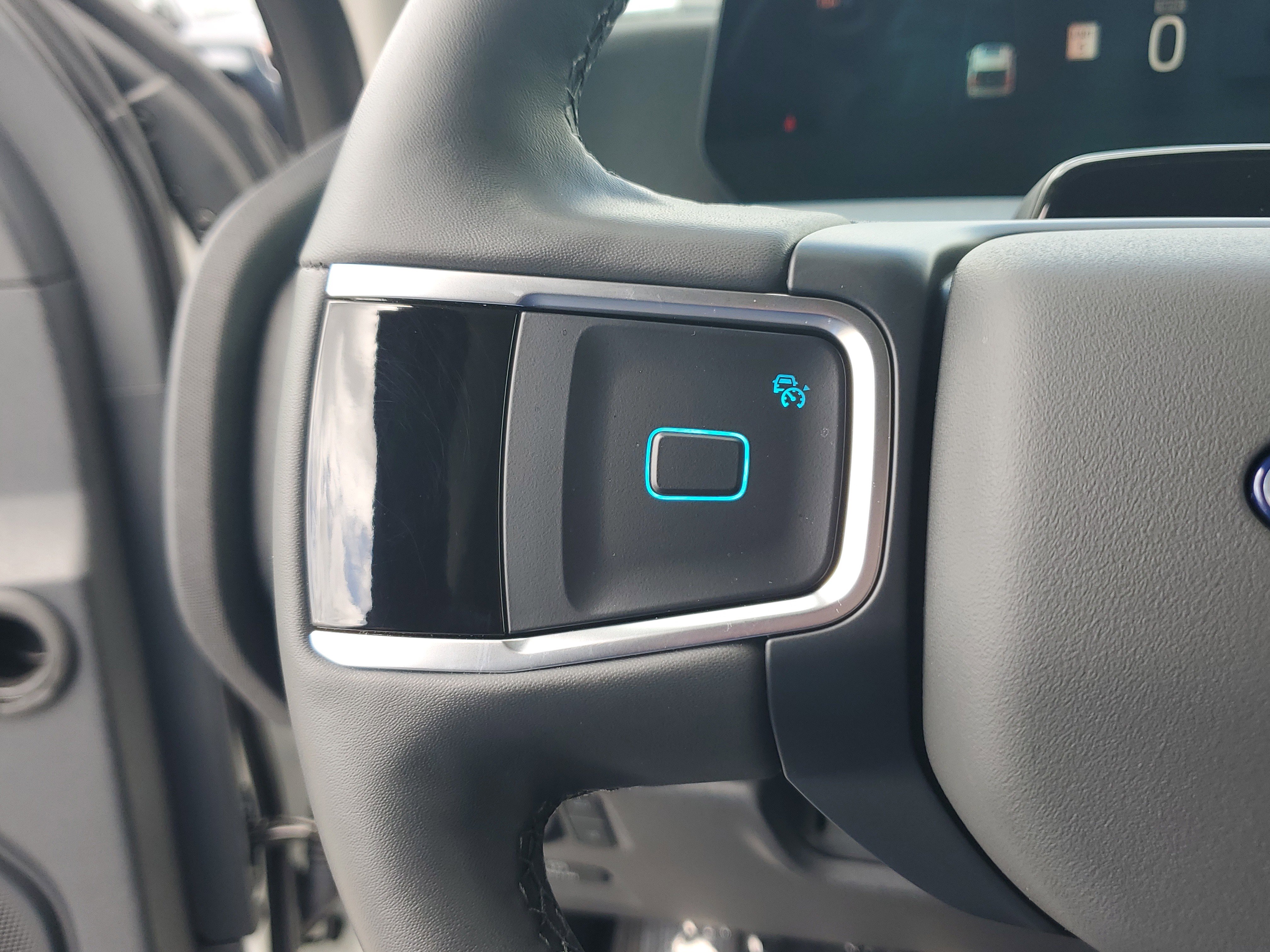 Used 2025 Ford Expedition Active RWD image 28