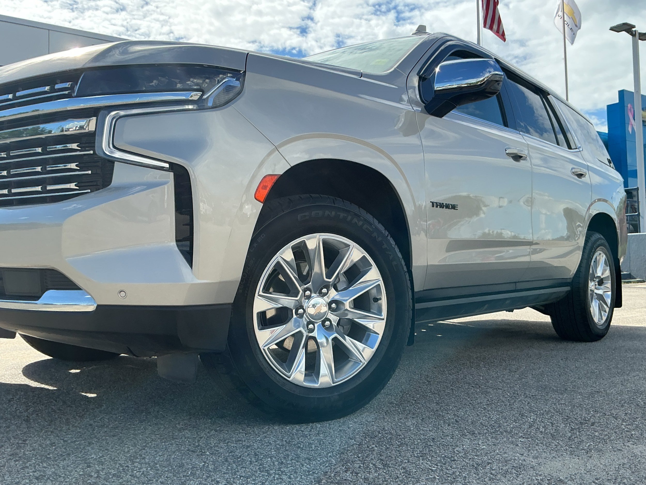 Certified 2024 Chevrolet Tahoe Premier AWD/4WD image 2