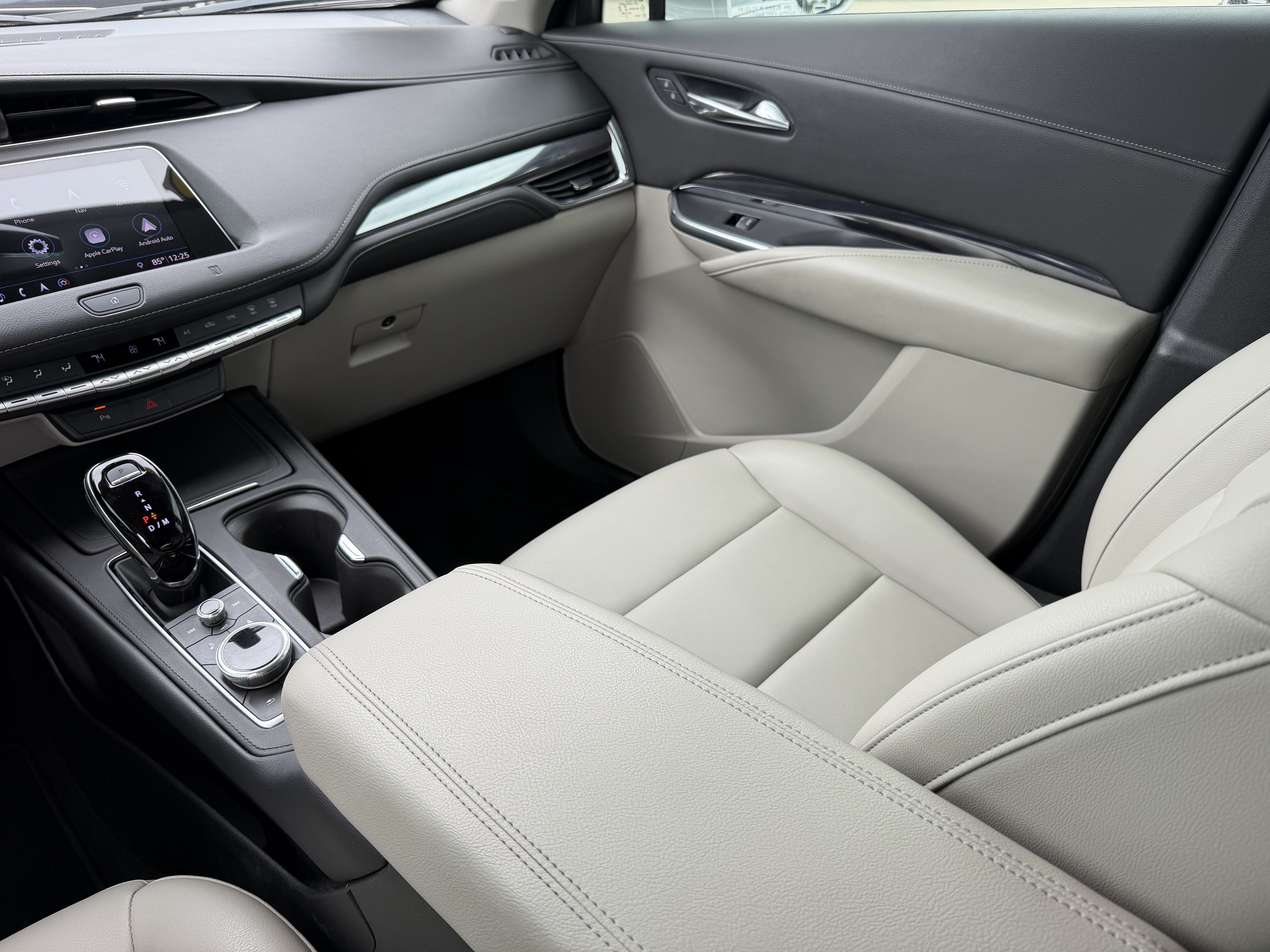 Used 2019 Cadillac XT4 Luxury FWD image 17