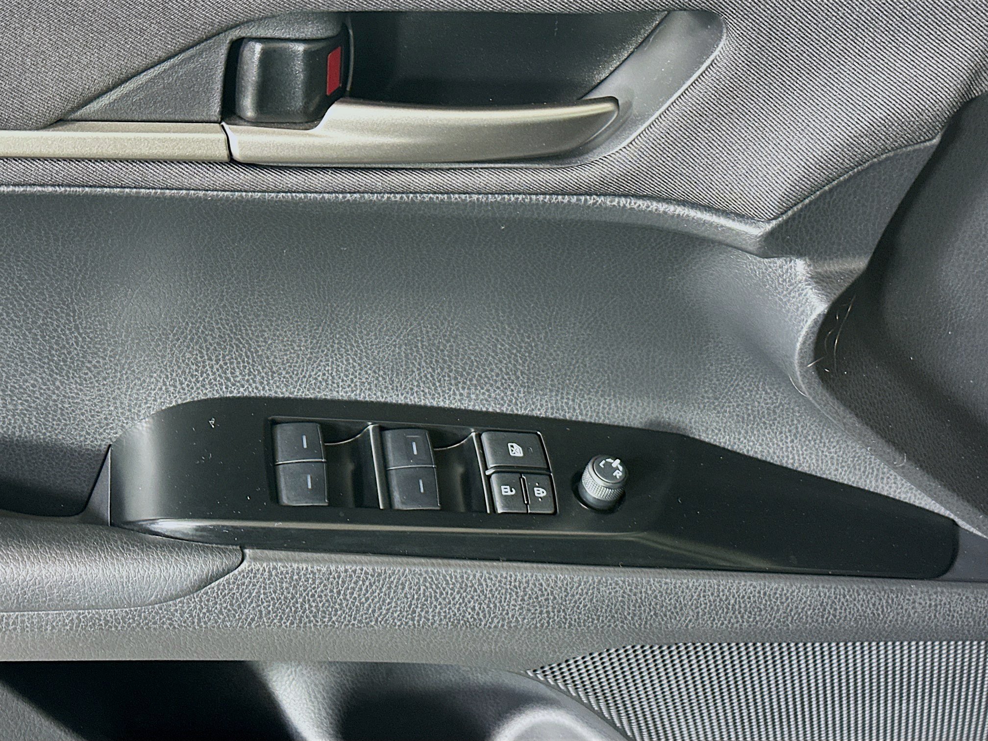 Used 2025 Toyota Camry LE w/ Convenience Package FWD image 14