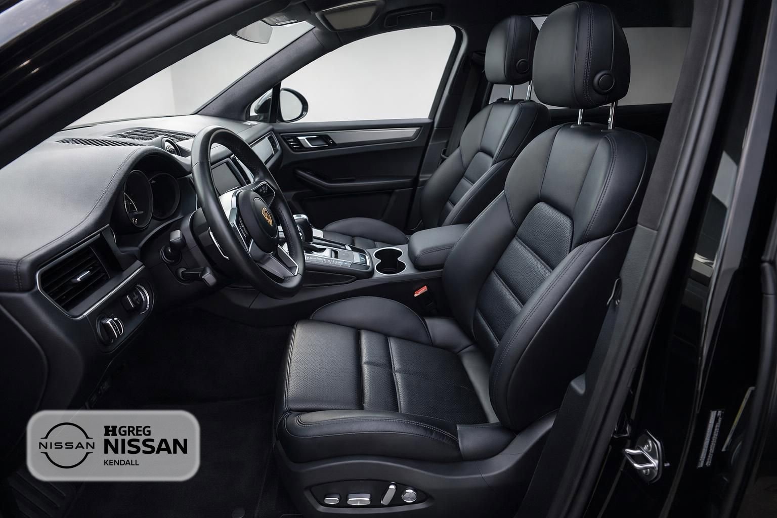 Used 2016 Porsche Macan Turbo image 7