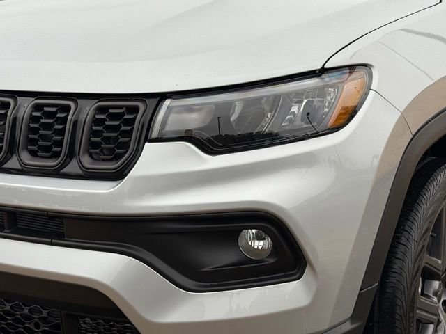 New 2026 Jeep Compass Latitude image 11