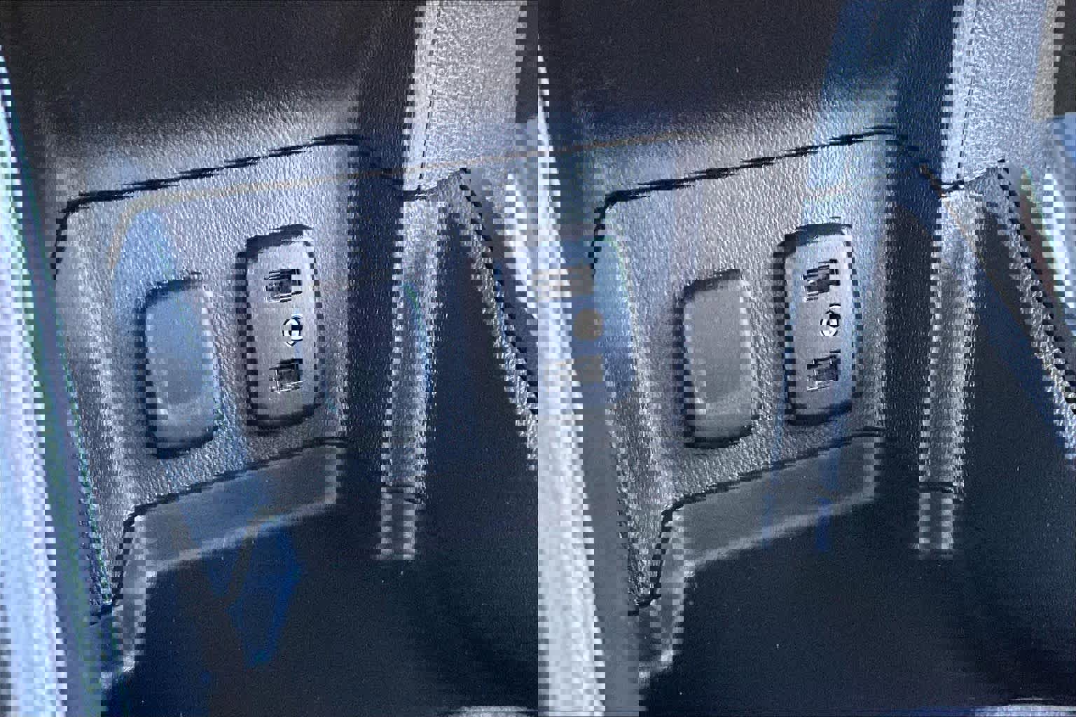 Used 2017 Chevrolet Volt LT w/ Comfort Package image 33