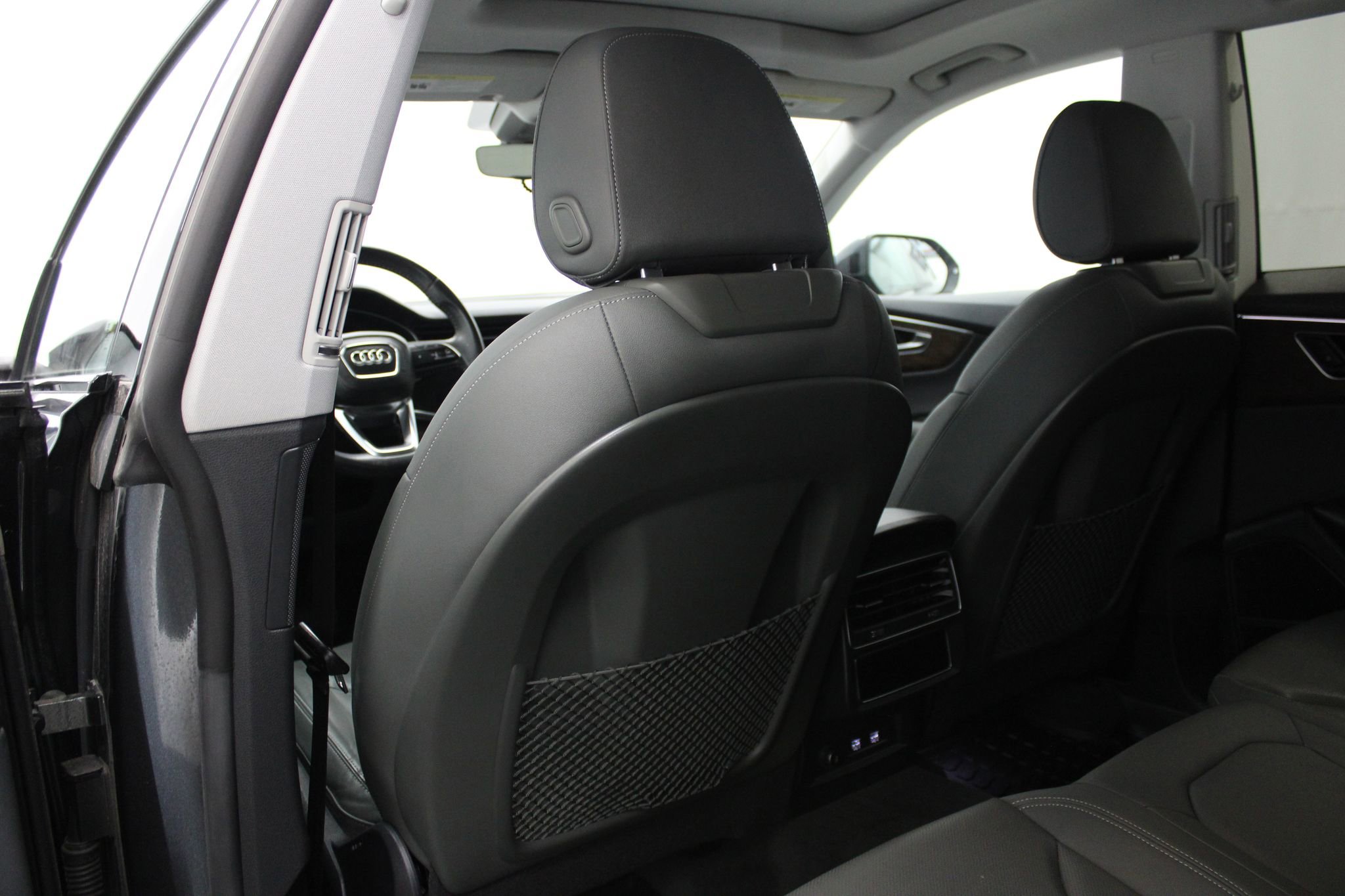 Used 2020 Audi Q8 Premium Plus AWD/4WD image 22