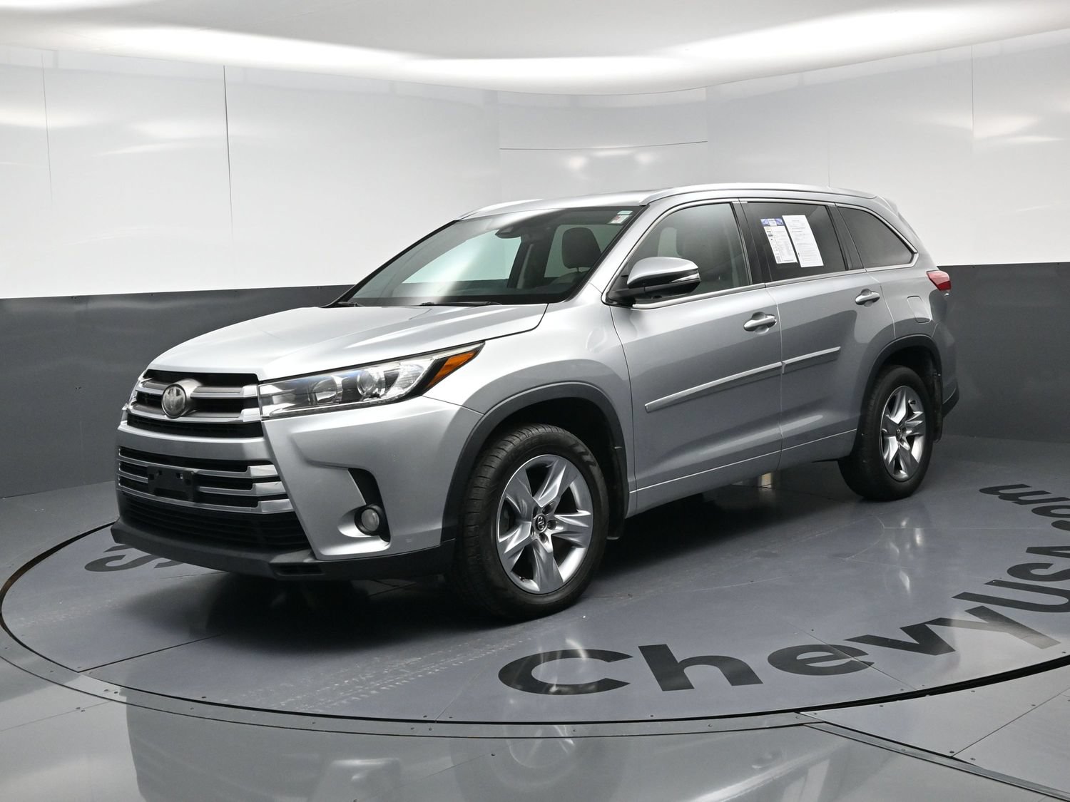 Used 2017 Toyota Highlander Limited w/ Protection Package #3 AWD/4WD image 5