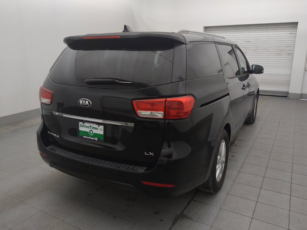 Used 2017 Kia Sedona LX w/ LX Essentials Premium Package FWD image 9