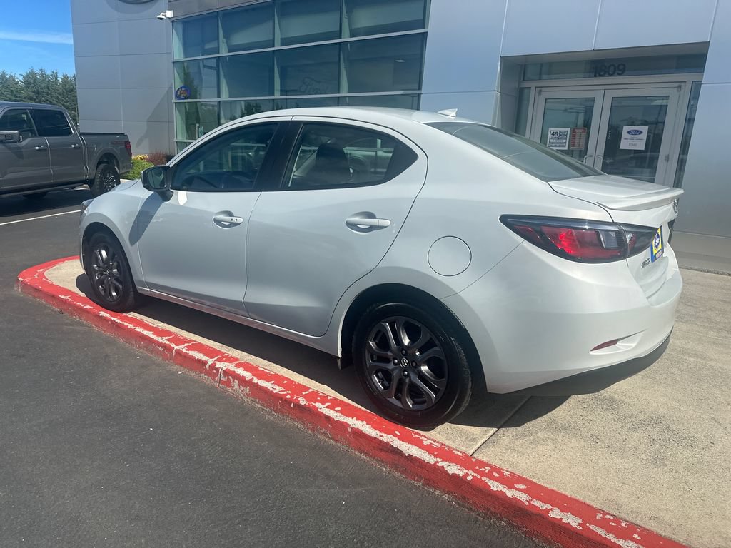 Used 2019 Toyota Yaris LE FWD image 2