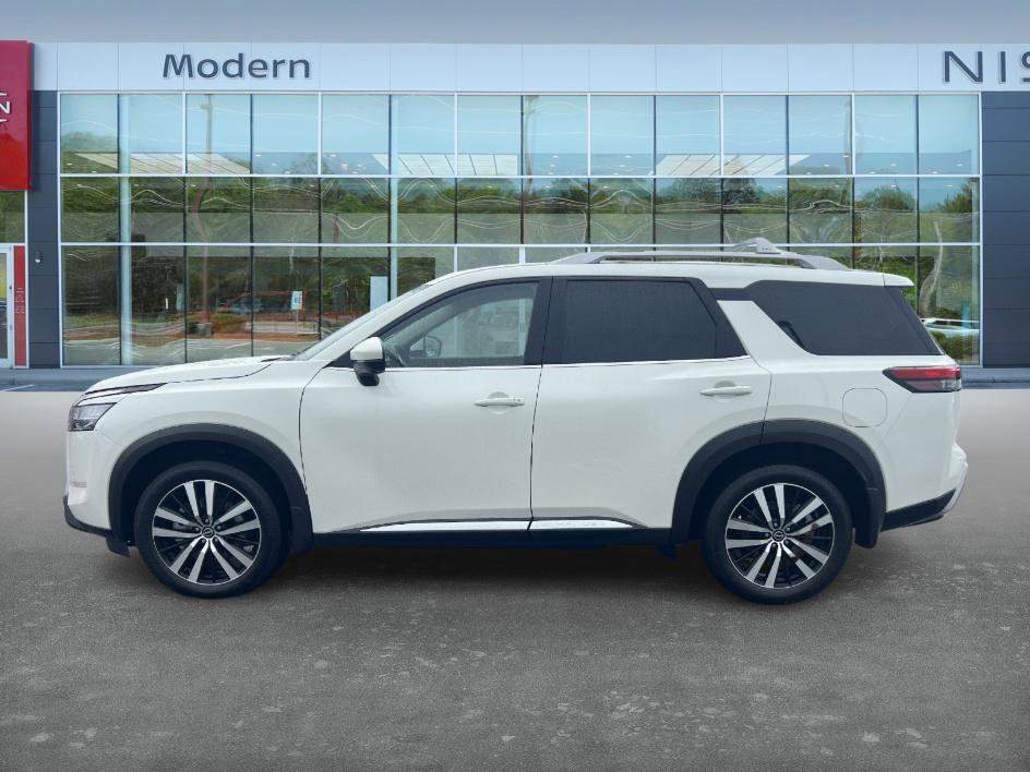 Certified 2024 Nissan Pathfinder Platinum w/ Cargo Package image 8