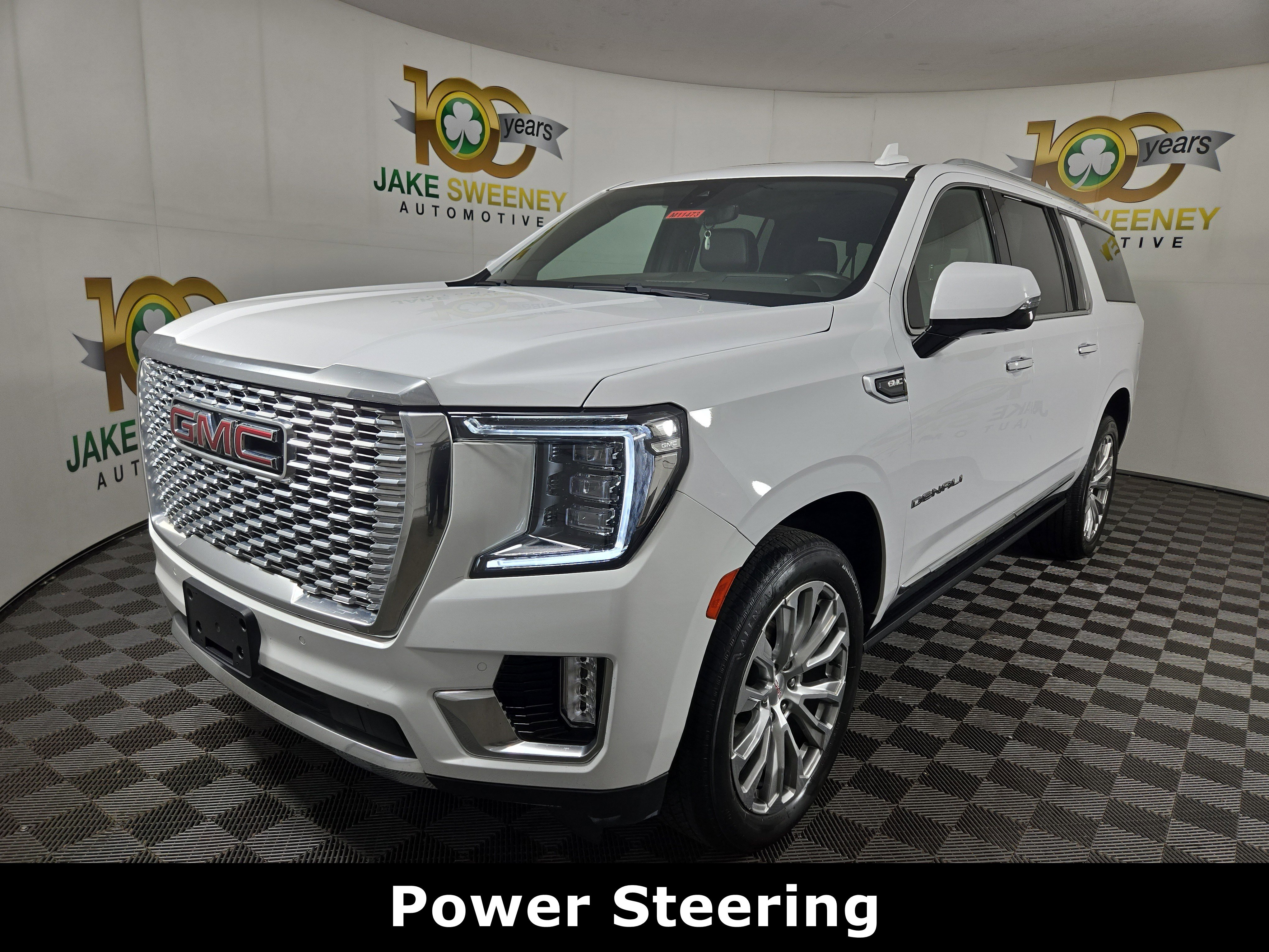 Used 2022 GMC Yukon XL Denali w/ Denali Premium Package image 4